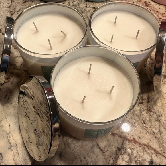 (ONE) B&BW/White Barn candle- 1x ALOHA KIWI PASSION FRUIT 3 wick candle NEW!!! - Picture 3 of 3